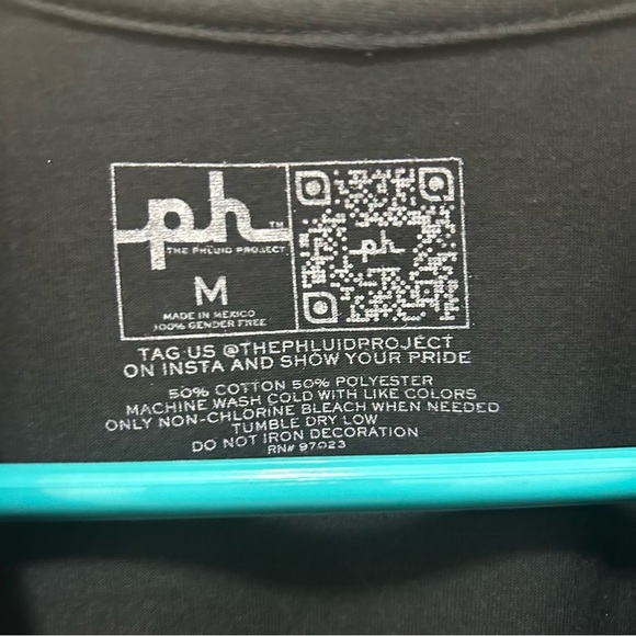 The Phluid Project LGBTQ Pride "PROUD" Rainbow T-Shirt NWOT Unisex Size M - Picture 2 of 3